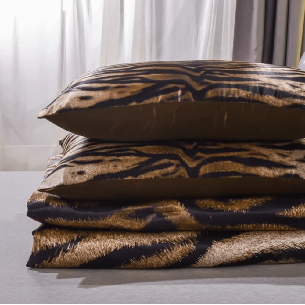 Tiger Print Silky Comforter Sets Queen Animal Stripes Bedding Sets 3 Pieces - Picture 5 of 7